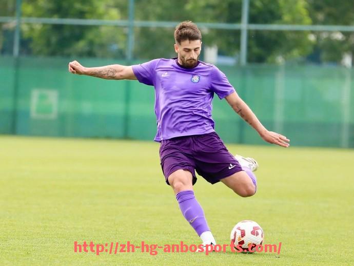 安博体育-火箭队朱万·霍华德的加盟及其对球队的贡献